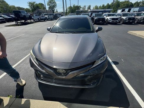Used 2018 Toyota Camry LE w/ Moonroof Package FWD image 2