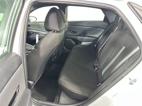 Used 2025 Hyundai Elantra Sport image 25