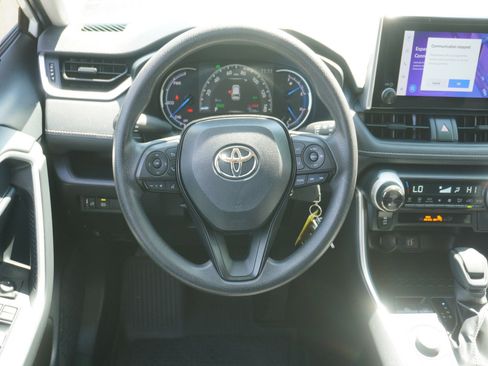 Used 2023 Toyota RAV4 LE AWD/4WD image 15