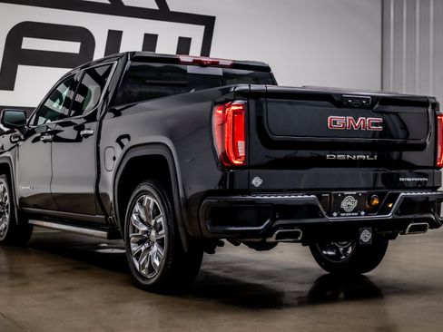 Used 2025 GMC Sierra 1500 Denali w/ Denali Reserve Package AWD/4WD image 32