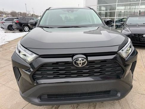 Used 2025 Toyota RAV4 XLE image 2