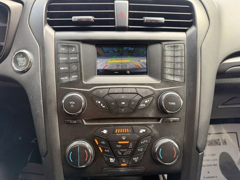 Used 2018 Ford Fusion SE w/ Equipment Group 601A FWD image 12