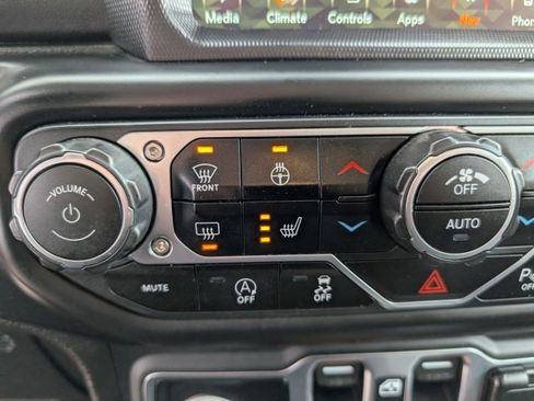 Used 2020 Jeep Gladiator Overland image 5