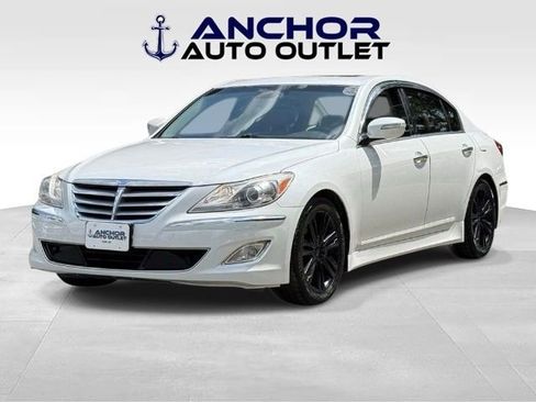 Used 2012 Hyundai Genesis 3.8 w/ Premium Pkg RWD image 4