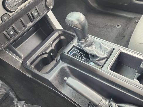 Used 2021 Toyota Tacoma SR AWD/4WD image 16