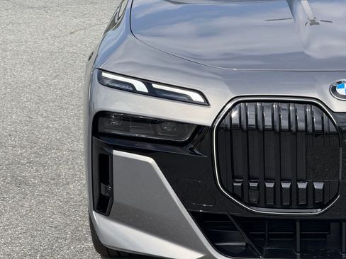 New 2026 BMW 740i w/ Premium Package RWD image 13