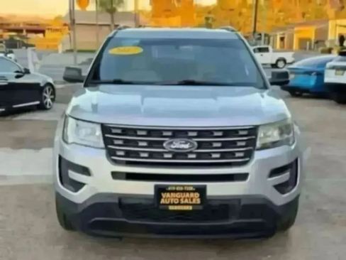 Used 2017 Ford Explorer 4WD image 3
