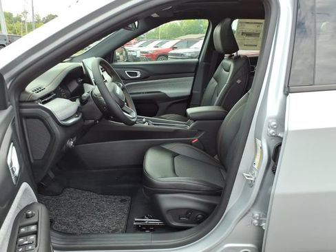New 2026 Jeep Compass Latitude AWD/4WD image 6
