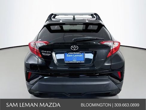 Used 2022 Toyota C-HR XLE FWD image 6