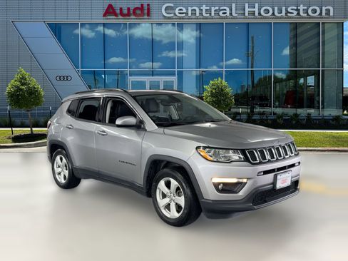 Used 2020 Jeep Compass Latitude image 6
