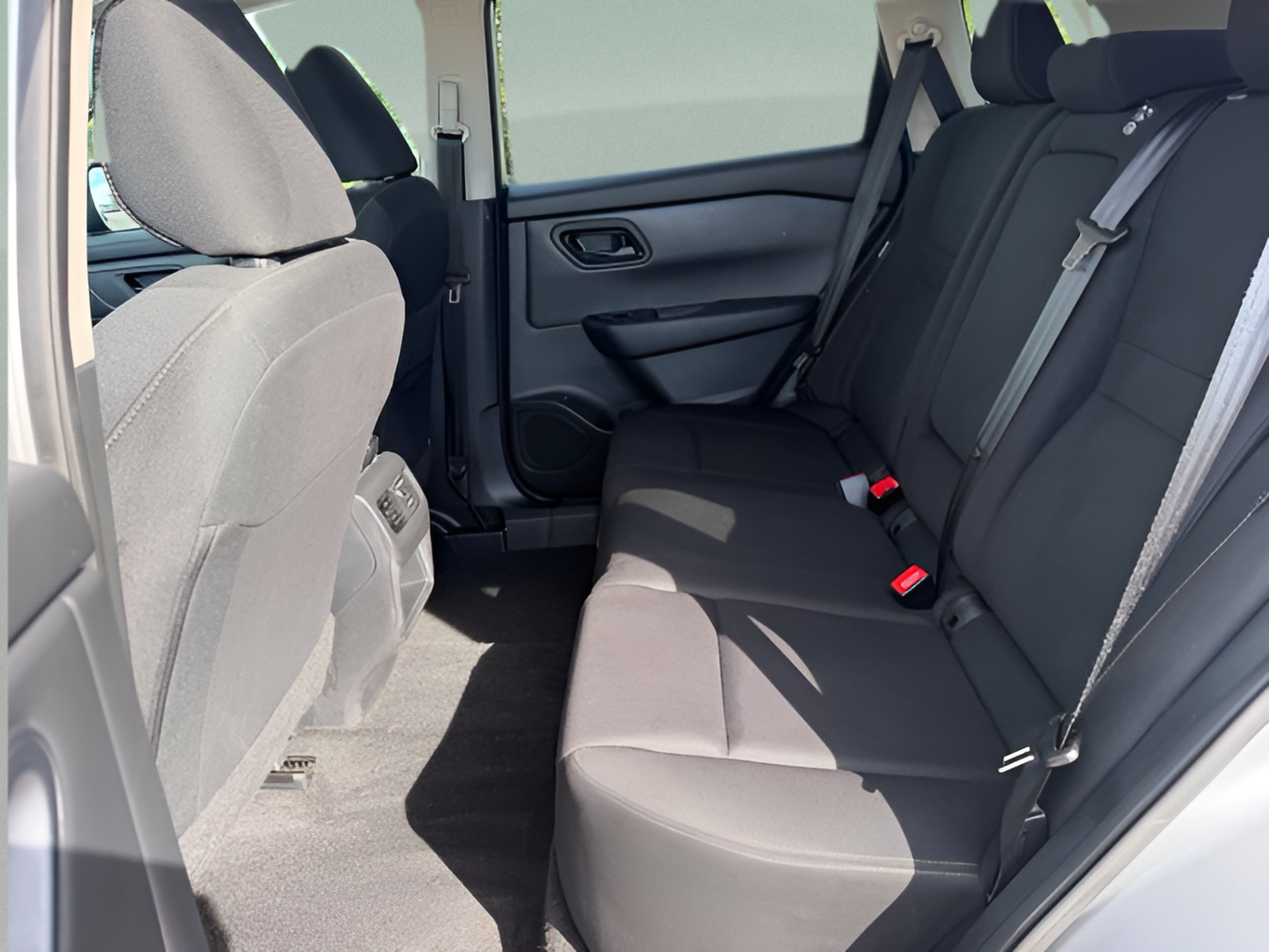 Used 2024 Nissan Rogue S AWD/4WD image 24
