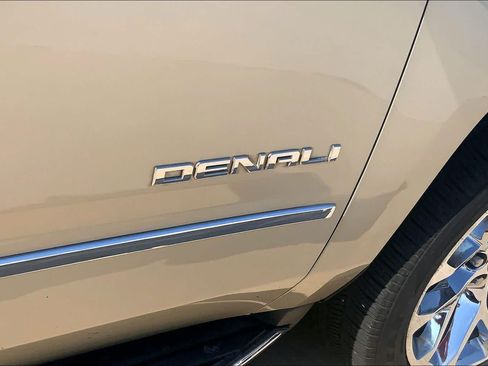 Used 2017 GMC Yukon XL Denali w/ Open Road Package AWD/4WD image 10