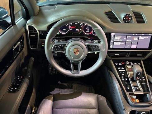Certified 2020 Porsche Cayenne AWD/4WD image 16