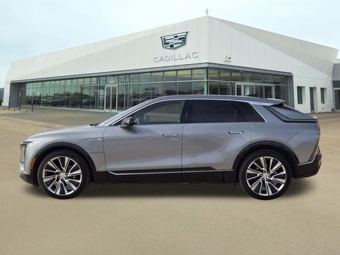 Certified 2025 Cadillac Lyriq Luxury w/ LPO, Floor Liner Package image 3