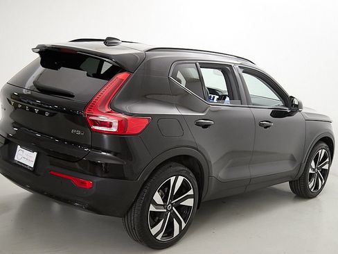 Certified 2023 Volvo XC40 B5 Ultimate w/ Protection Package Premier AWD/4WD image 10