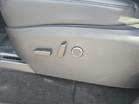 Used 2024 Tesla Model Y Long Range AWD/4WD image 21