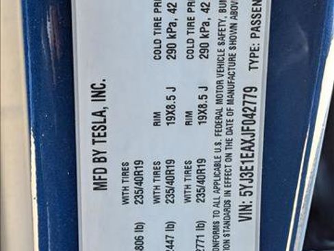 Used 2018 Tesla Model 3 Long Range image 16