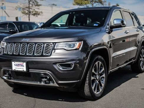 Used 2017 Jeep Grand Cherokee Overland AWD/4WD image 7