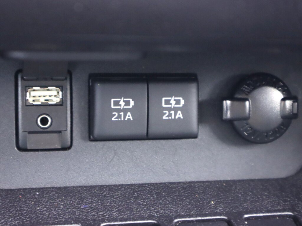 Used 2017 Toyota Highlander XLE AWD/4WD image 24