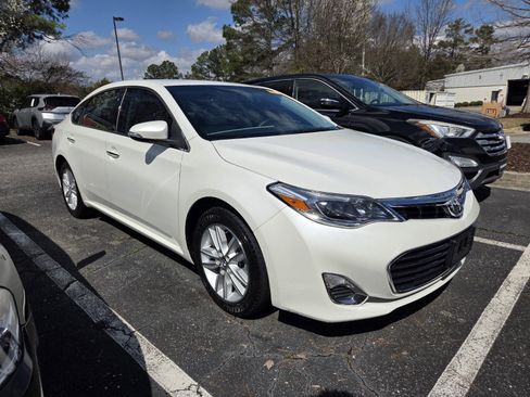 Used 2015 Toyota Avalon XLE image 1