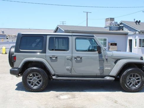 Used 2022 Jeep Wrangler Unlimited Sahara w/ Cold Weather Group AWD/4WD image 3