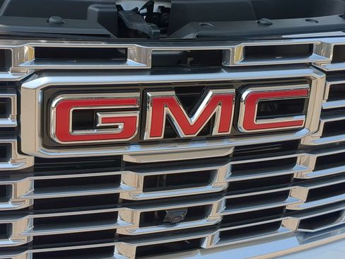Used 2026 GMC Yukon XL Denali w/ Denali Reserve Package AWD/4WD image 32