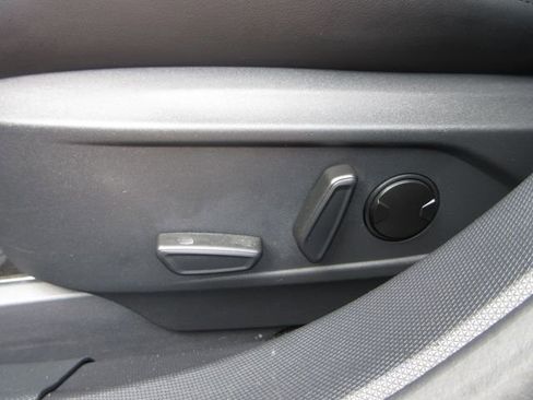 Used 2022 Ford Mustang Mach-E Select RWD image 12