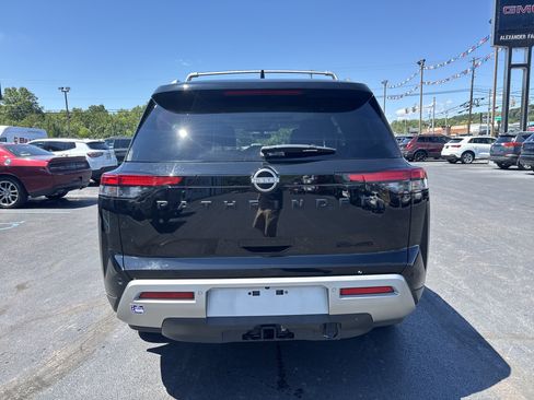 Used 2023 Nissan Pathfinder SL w/ SL Premium Package AWD/4WD image 4