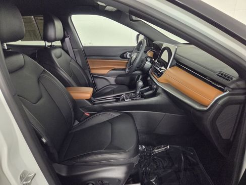 Certified 2025 Jeep Compass Limited w/ Elite Group image 32
