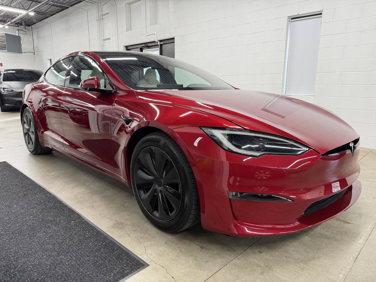 Used 2023 Tesla Model S Standard Range AWD/4WD image 3