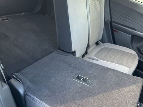 Used 2022 Ford Escape SE image 35