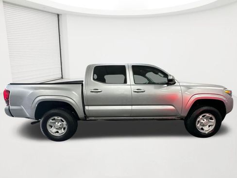 Used 2023 Toyota Tacoma SR AWD/4WD image 4