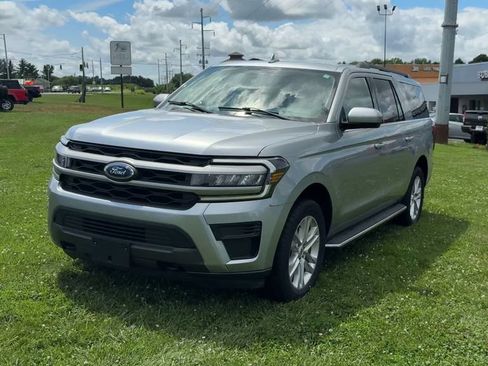 Used 2022 Ford Expedition Max XLT AWD/4WD image 2