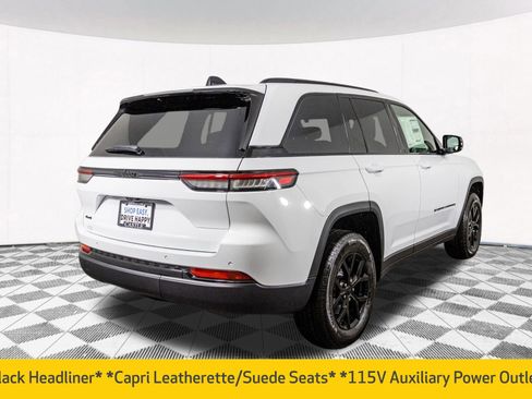 New 2025 Jeep Grand Cherokee Laredo image 10