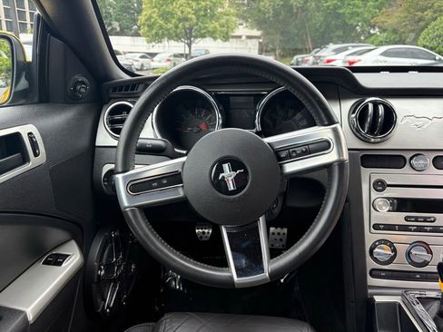 Used 2006 Ford Mustang GT RWD image 24