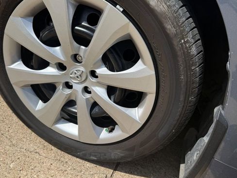 Used 2026 Toyota Corolla LE image 3