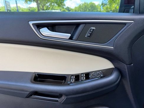Used 2019 Ford Edge SEL w/ Equipment Group 201A AWD/4WD image 18