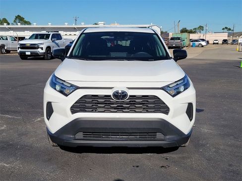 Used 2024 Toyota RAV4 LE image 9