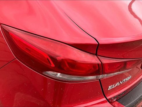 Used 2018 Hyundai Elantra SEL w/ Cargo Package FWD image 23