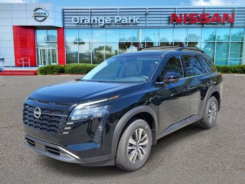 New 2026 Nissan Pathfinder SL FWD image 4