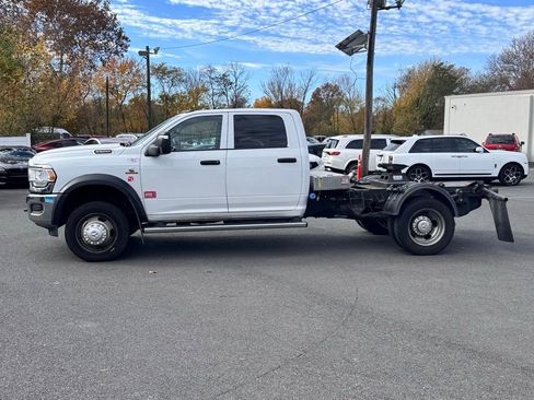 Used 2024 RAM 5500 Tradesman w/ Chrome Appearance Group image 4