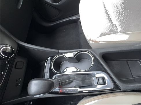 Used 2024 Buick Encore GX Preferred w/ Comfort Package FWD image 44