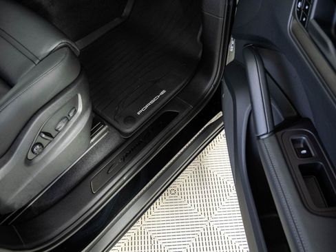 Certified 2026 Porsche Cayenne GTS AWD/4WD image 26