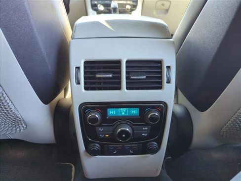 Used 2019 Jaguar F-PACE SVR image 15