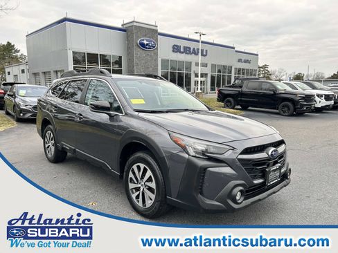 Used 2023 Subaru Outback Premium image 1