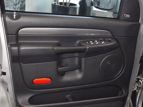 Used 2005 Dodge Ram 1500 Truck 2WD Quad Cab image 6