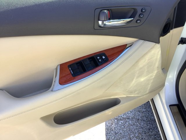 Used 2010 Lexus ES 350 w/ Preferred Accessory Package FWD image 16