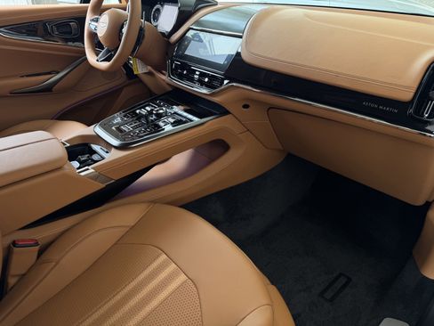 Used 2025 Aston Martin DBX 707 image 17