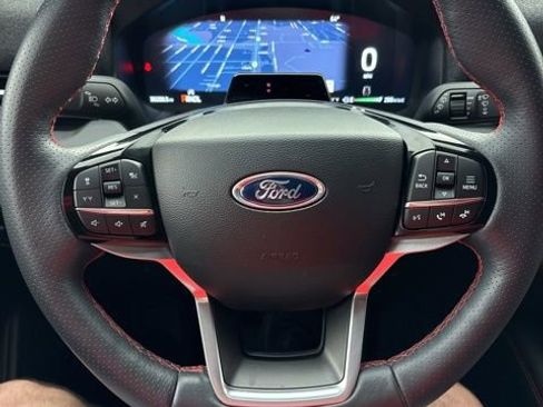 Used 2025 Ford Explorer ST-Line w/ ST-Line Street Pack AWD/4WD image 8