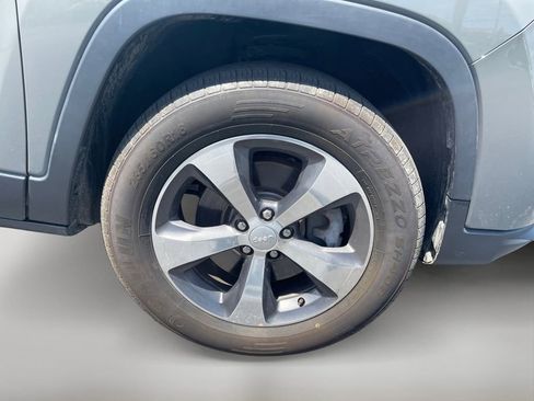 Used 2020 Jeep Cherokee Limited AWD/4WD image 10